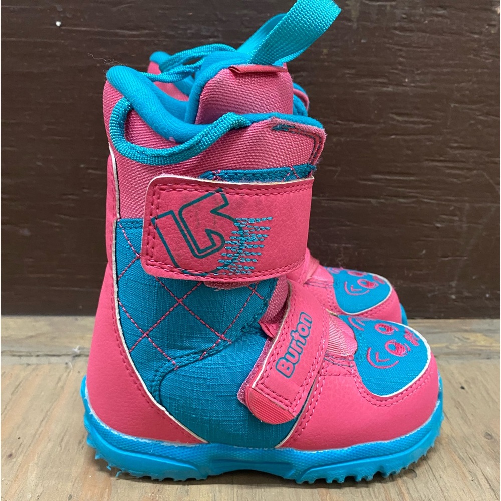 LIKE NEW MINI GROM BURTON SNOWBOARD BOOTS 10c interchangeable to sizes 11c-12c
